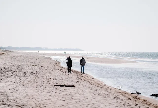 Den Alltagsstress hinter sich lassen: Das geht bei einem Spaziergang wunderbar.