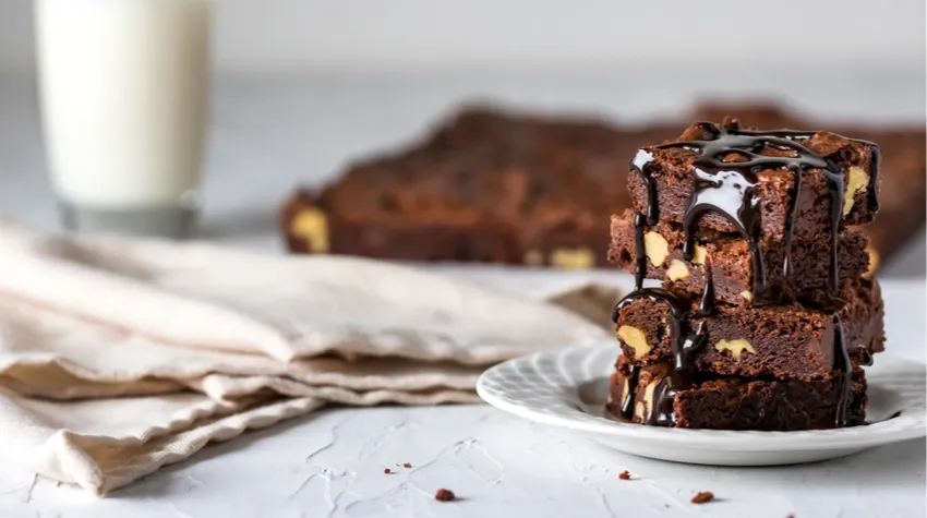 Nüsse, Früchte oder Kokosflocken können euren Brownies das gewisse Etwas verleihen. © Adobe Stock, Carey