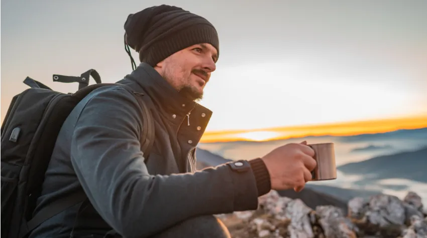Kaffee kann den Stoffwechsel ankurbeln und zu einem höheren Kalorienverbrauch führen. © Adobe Stock, Malik Nalik