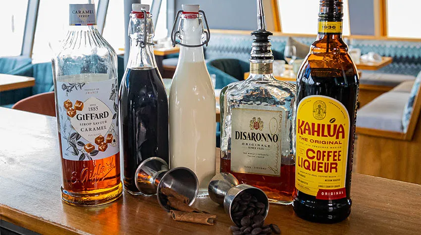 Die Zutaten für den Kaffee-Cocktail findet ihr in jedem Supermarkt. Die Zubereitung ist für jeden geeignet.
