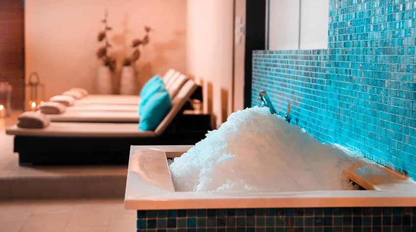 Beim Eisbrunnen im THE GRAND SPA könnt ihr die verschiedene Kneipp Anwendungen ausprobieren.