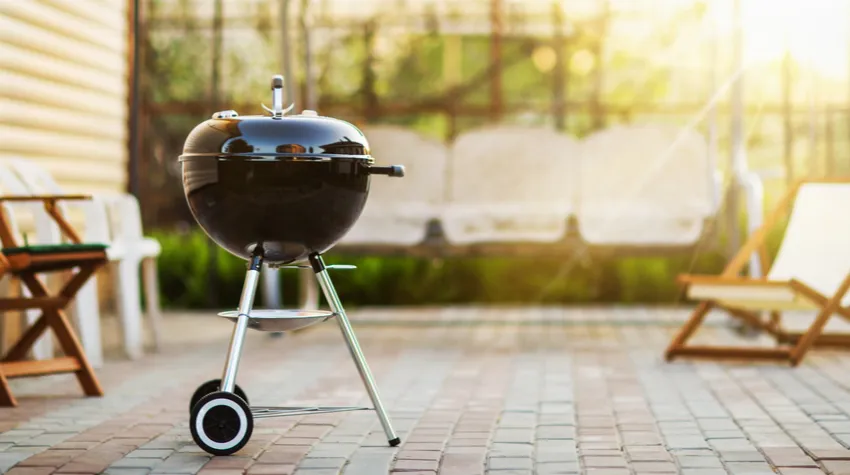 Von Holzkohle- bis Gasgrill: Ihr habt die Wahl.© Shutterstock, Pasko Maksim
