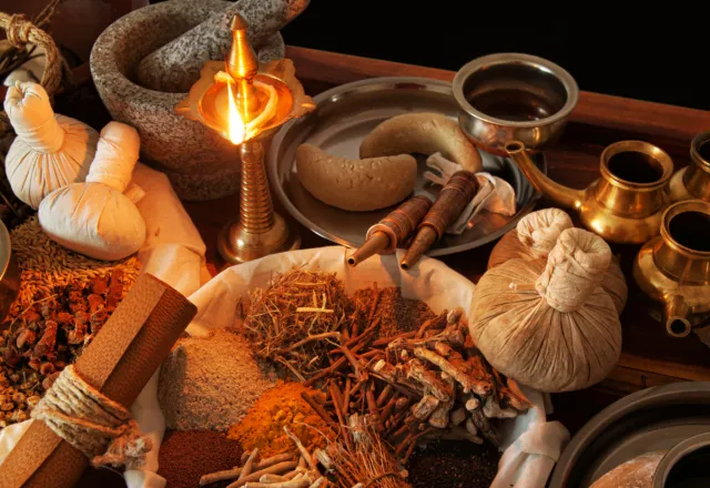 Eine Ayurveda-Kur könnt ihr auch bei uns in Ahrenshoop in Anspruch nehmen. © Shutterstock, melhijad
