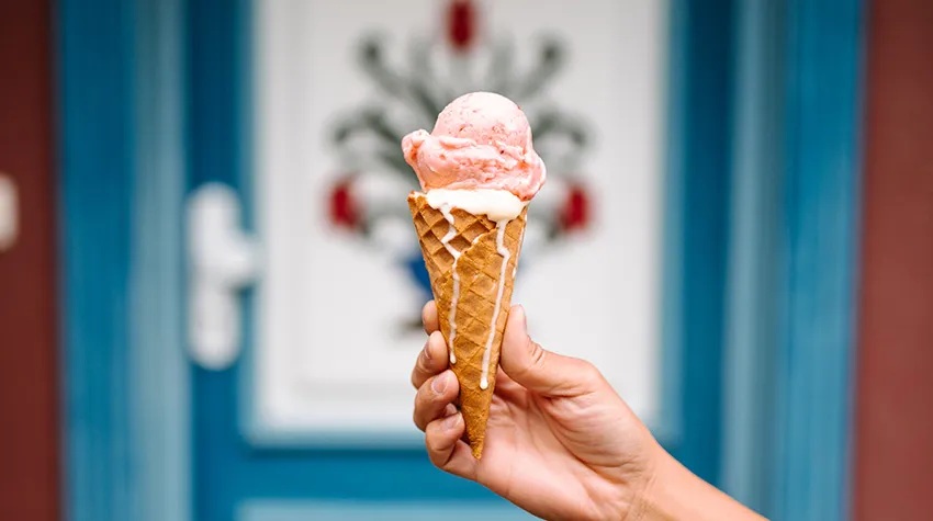 Das Eis von Eis Engelchen solltet ihr bei eurem nächsten Ostseeurlaub unbedingt probieren.