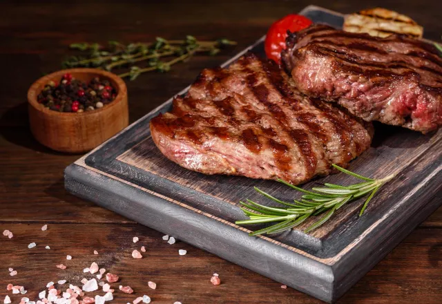 Das Sashi-Steak ist ein neuer Trend in der Gastronomie. © Shutterstock, Tetiana Chernykova