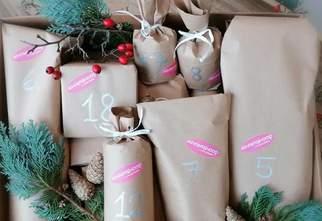 Vorfreude auf Weihnachten: Mit dem ahrenshoop.travel-Adventskalender bereitet ihr euren Liebsten eine ganz besondere Freude.