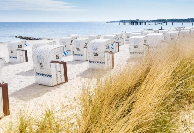 Der Strandkorb gehört zu einem echten Ostseeurlaub einfach dazu. © Shutterstock, mmphotographie.de