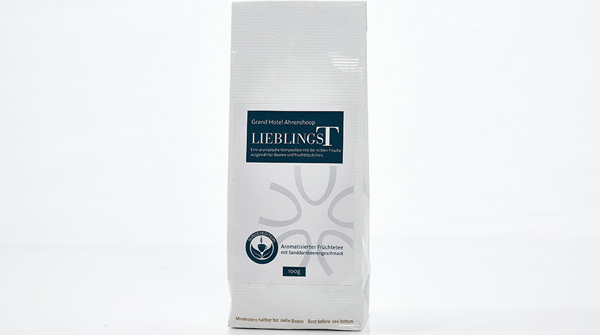 Der Lieblings-T aus dem THE GRAND Ahrenshoop besticht durch sein einzigartiges Aroma. Die Kombination aus Früchten und Kräutern verleiht dem Tee einen ganz besonderen Geschmack.