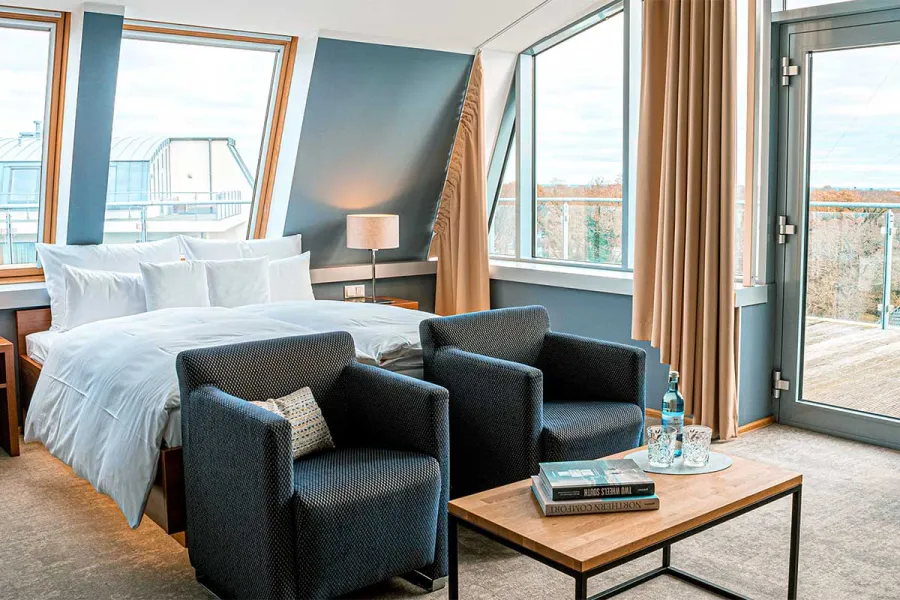 30 m² Komfort hoch über dem Meer ✓ 5. Etage ✓ Ostsee- & Boddenblick ✓ modernes Ambiente ✓ Spa inklusive → Jetzt sichern!