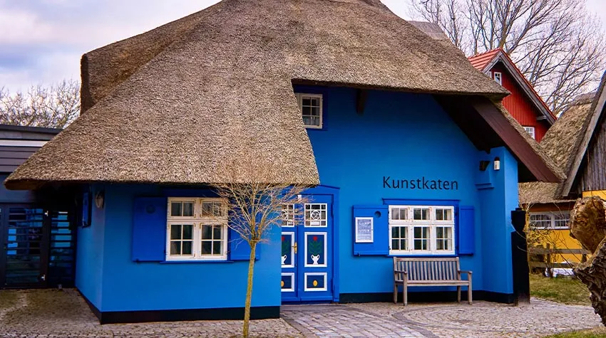 Darßer Türen sind traditionell auf der Halbinsel Fischland-Darß-Zingst zu finden. © Shutterstock, DR pics