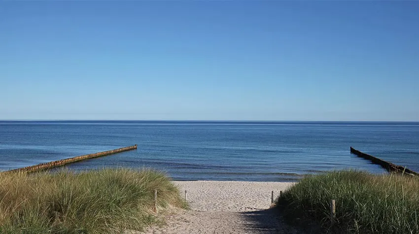 Ein Ostseespaziergang in Ahrenshoop ist Wellness pur.