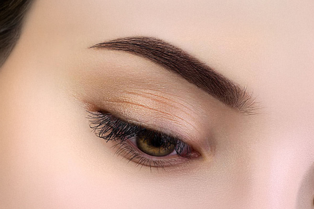 Augenbrauen färben